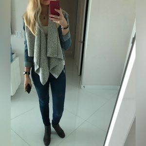 Abercrombie & Fitch - Women’s Classic Denim Jacket With  Grey Collar- size S